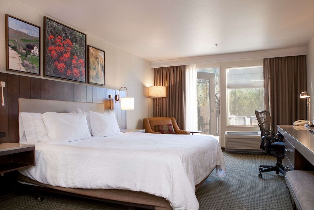 One King Bed River View