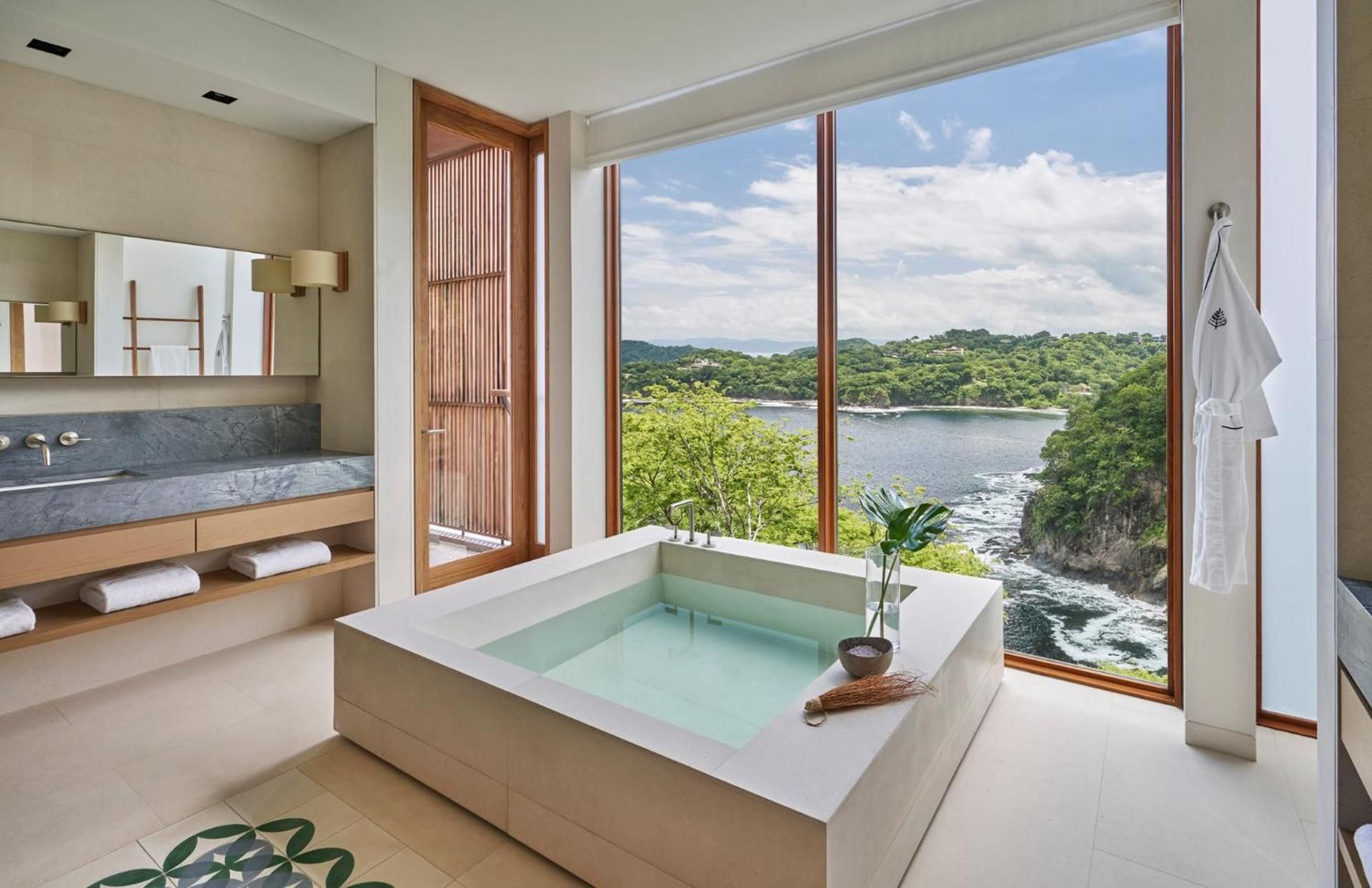 Casa Las Olas Six-Bedroom Residence