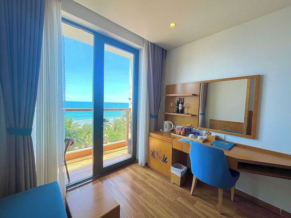 Seashore Hotel & Apartment Suite, Balcony, Oceanfront 5