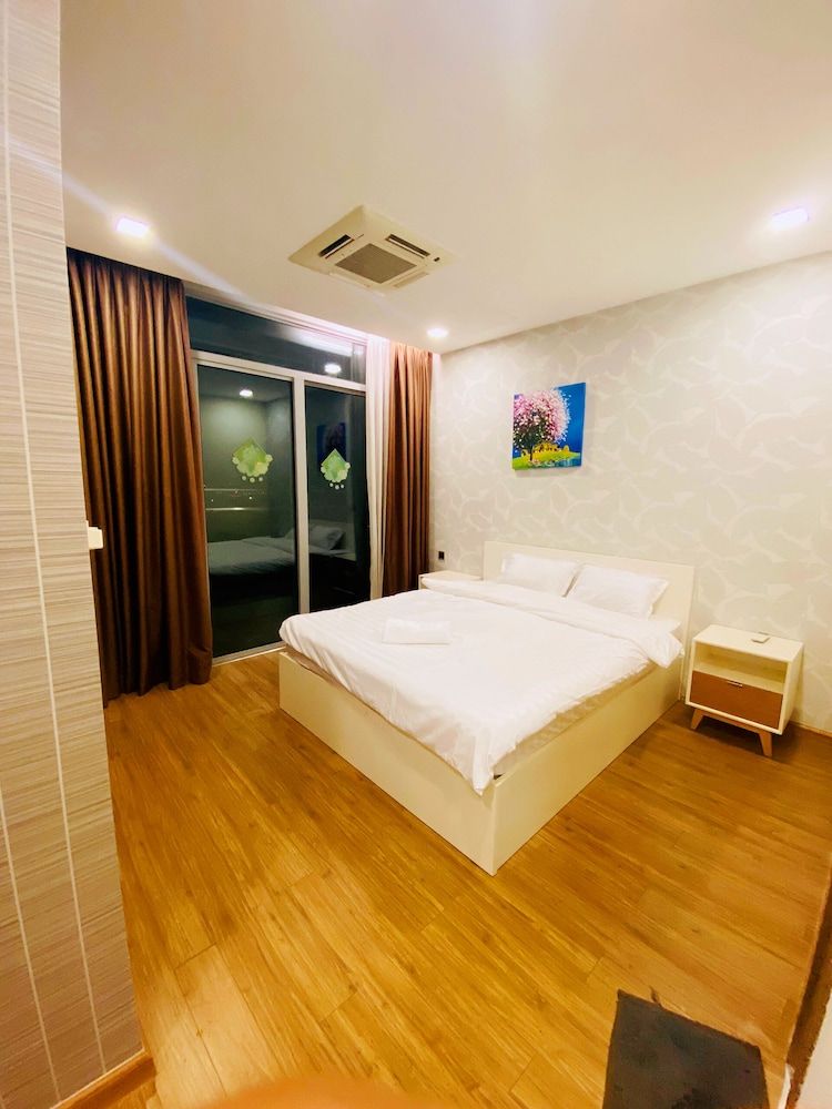 undefined Luxury Apartment in Vinhomes 10