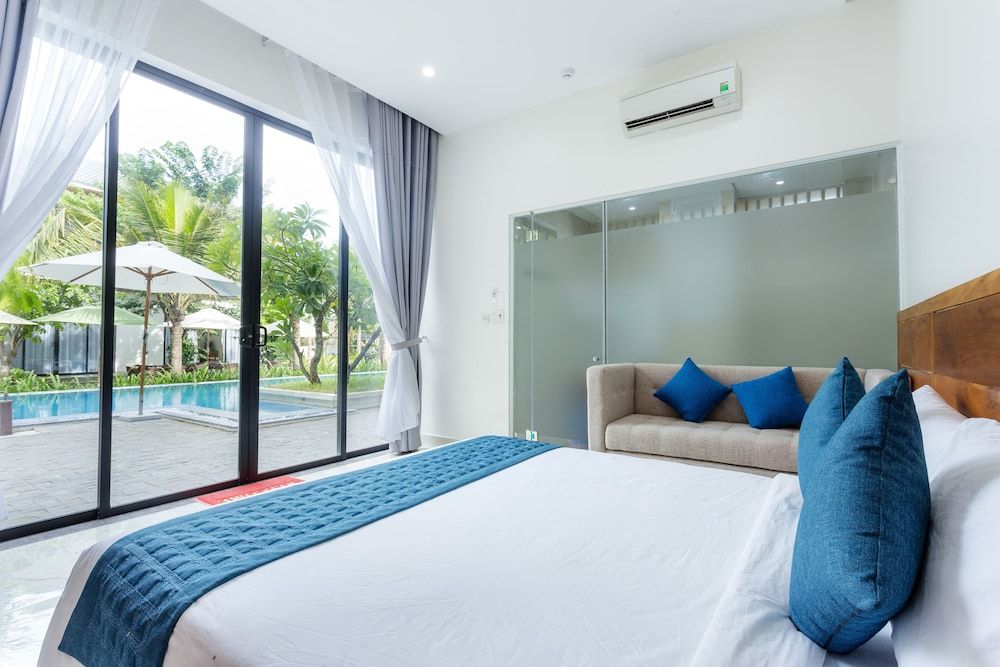 Deluxe Double Room, Pool View