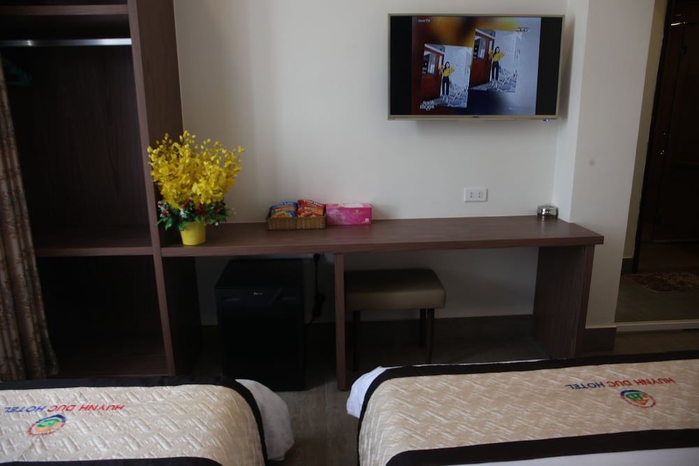 Huynh Duc 2 Hotel Deluxe Triple Room 4