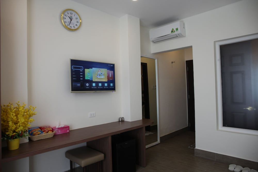 Huynh Duc 2 Hotel Luxury Double Room, 1 Bedroom, Garden View 5