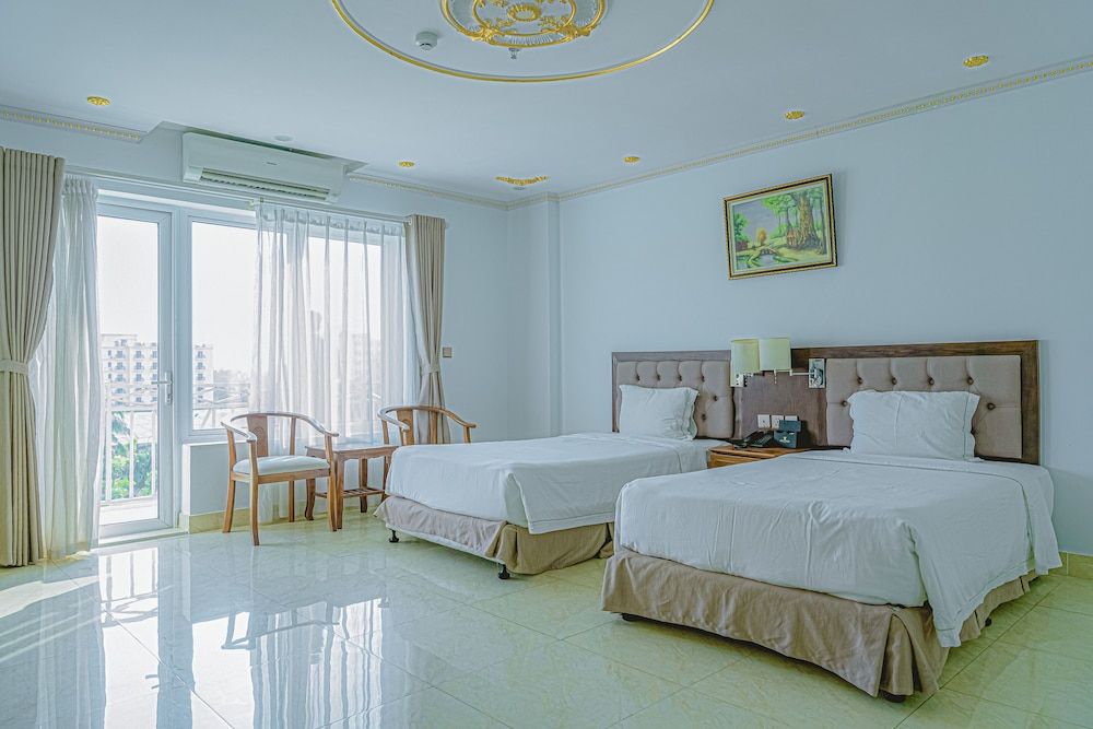Silver Room