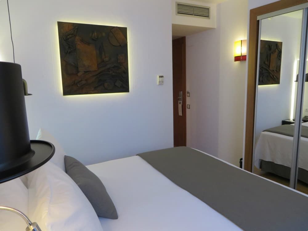 Evenia Rocafort Standard Double Room 6