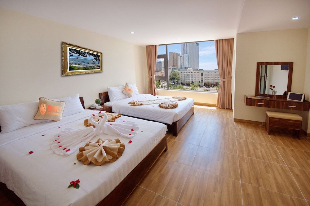 Family Room, Balcony