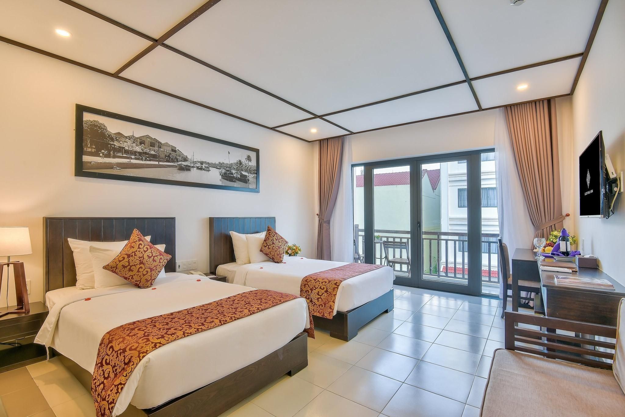 Executive Pool View Twin Room