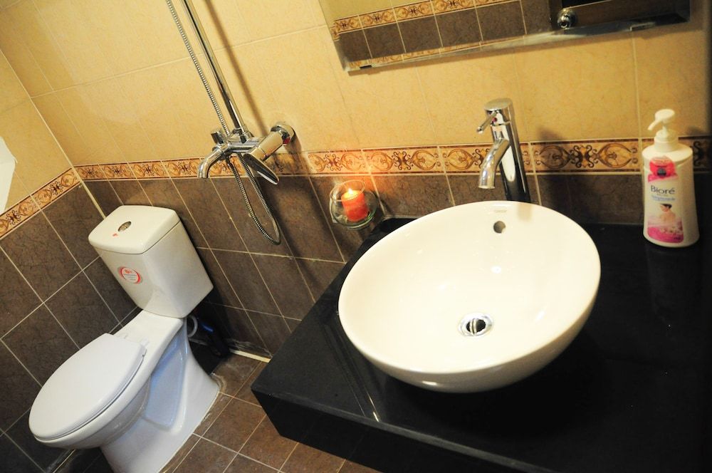 Vintage Decor Apartment Hanoi Old Town Deluxe House 8