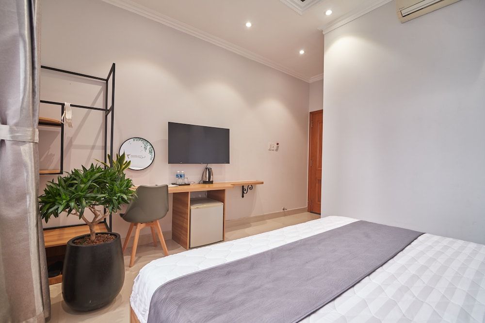 undefined Bin Bin Hotel 2 - Near Him Lam D7 8