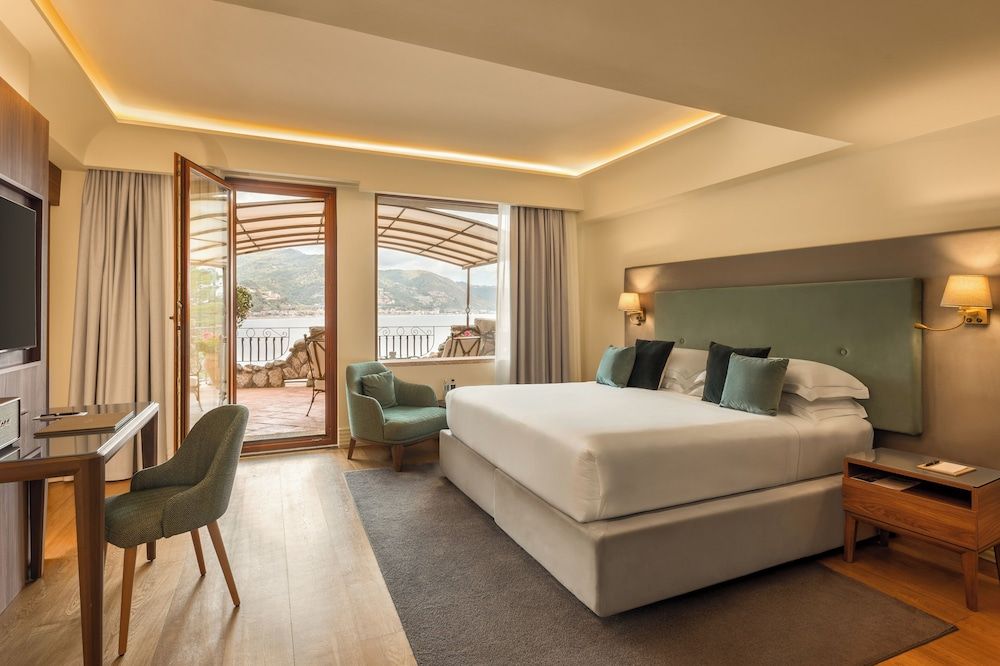 Triple suite, sea view