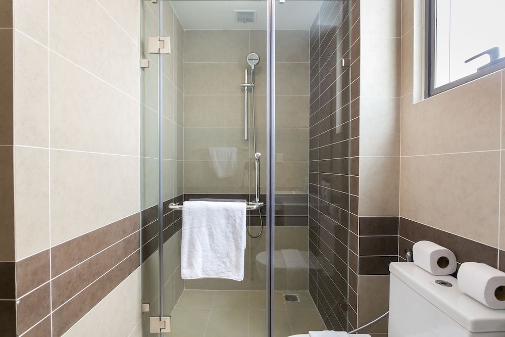 Blue Fingers Rivergate Deluxe Apartment, 2 Bedrooms, Pool Access, City View 16