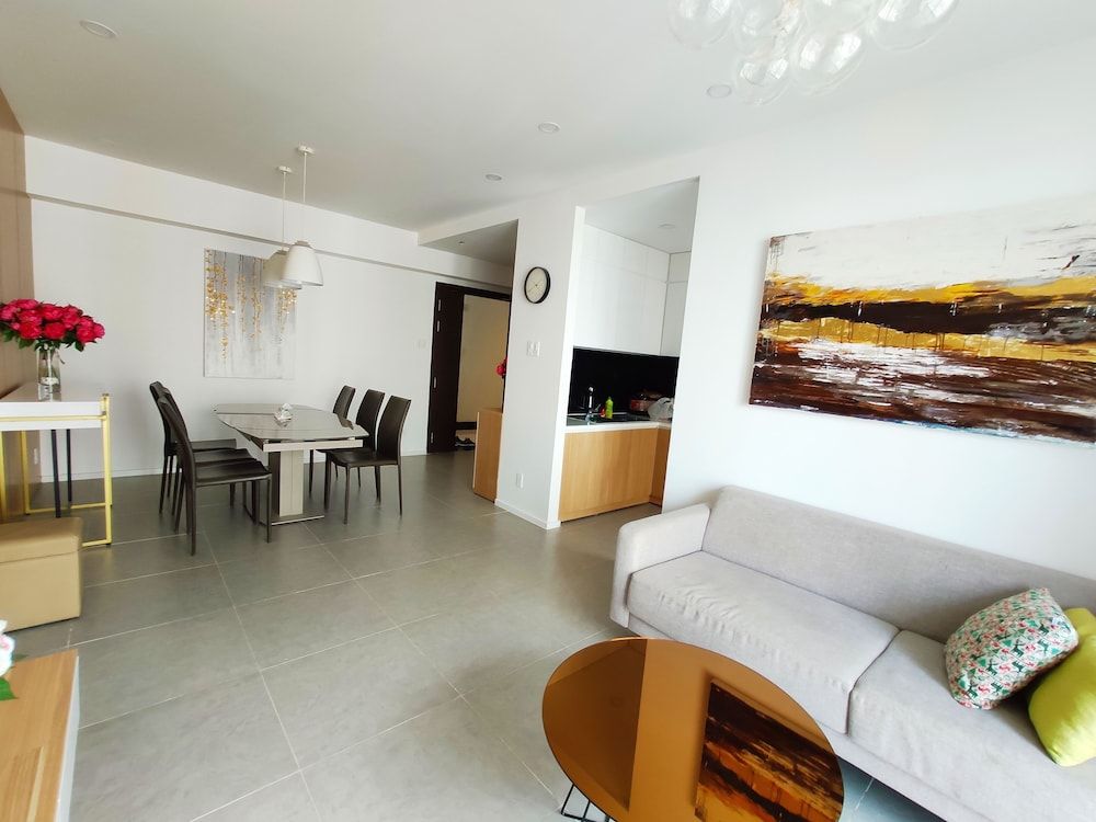 undefined Blue Fingers Rivergate 2