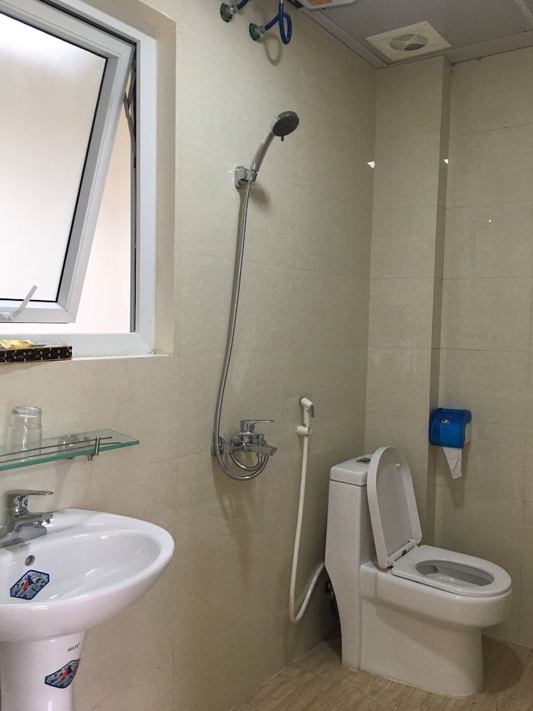 undefined Phuong Trang Ha Long 9