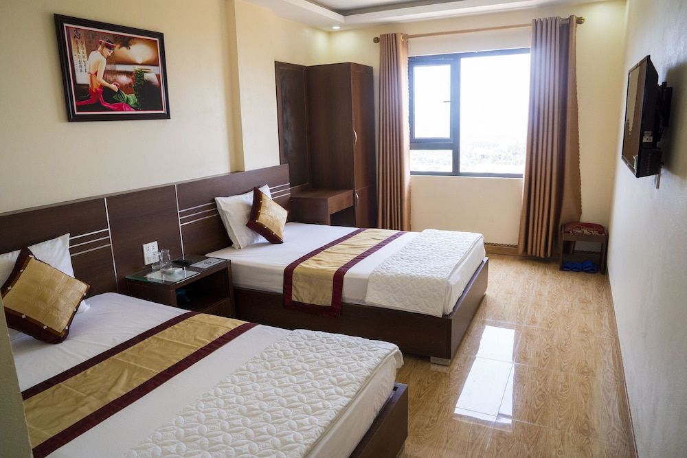 undefined Phuong Trang Ha Long 2