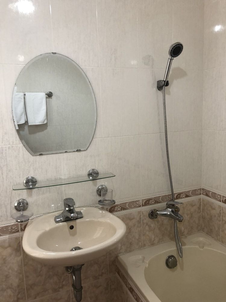 Three Palms Homestay Twin Room, No View 6