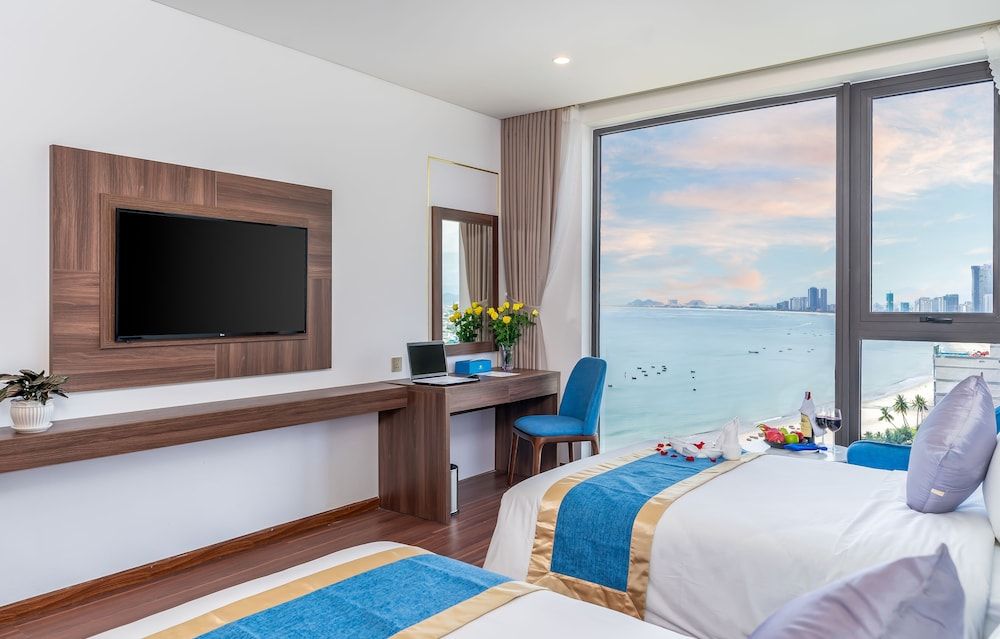 Grand Gold Hotel Deluxe Double or Twin Room, Partial Ocean View