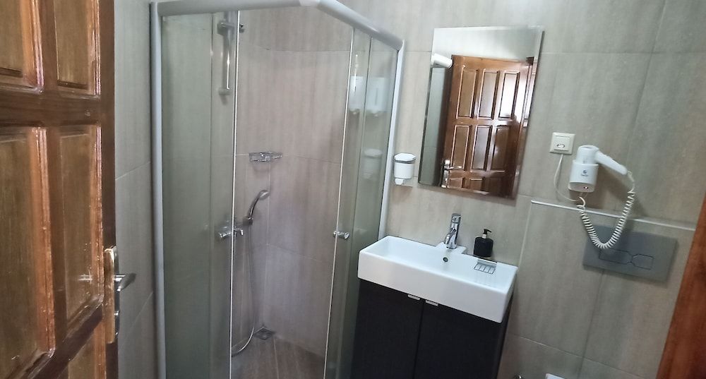 Nomads Cave Hotel & Rooftop Standard Triple Room 7