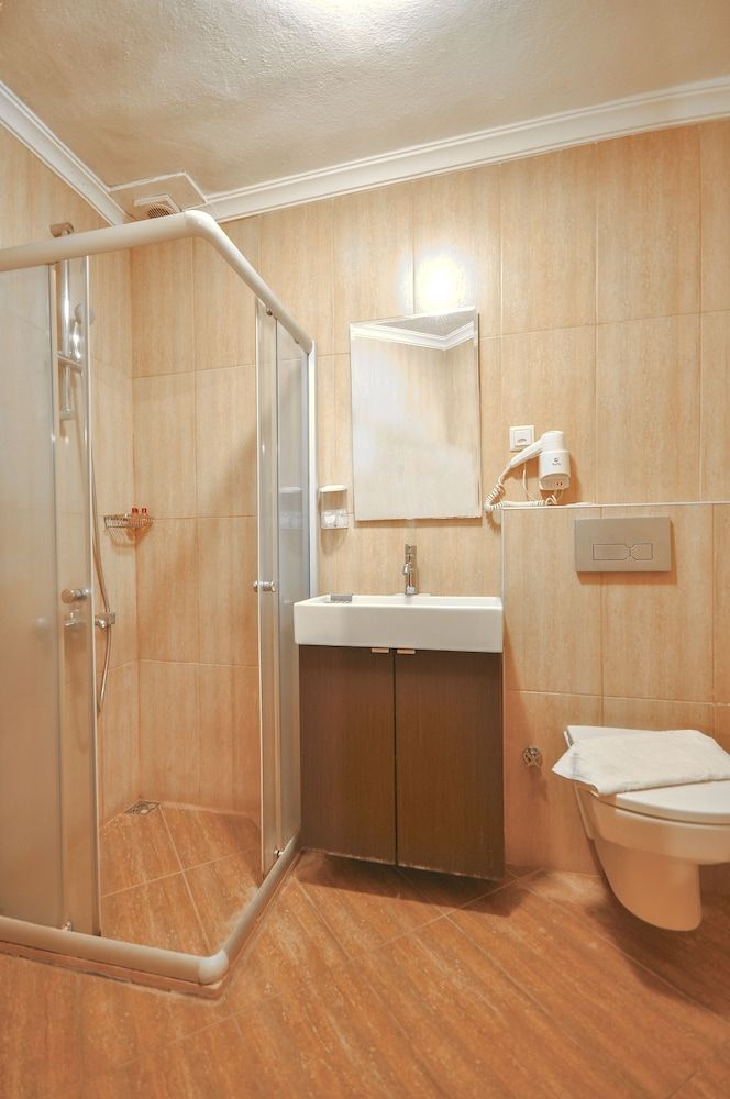 Nomads Cave Hotel & Rooftop Standard Triple Room 6