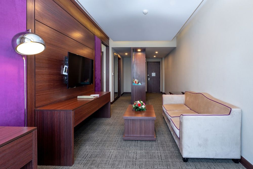 Becamex Hotel New City Executive Suite 3