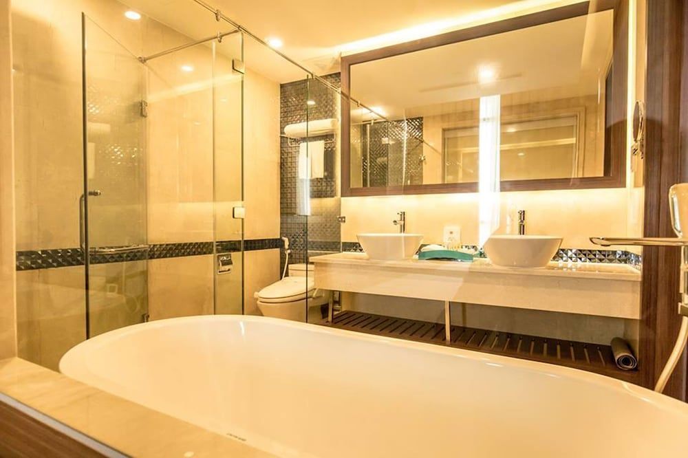 Becamex Hotel New City Executive Suite (King) 5