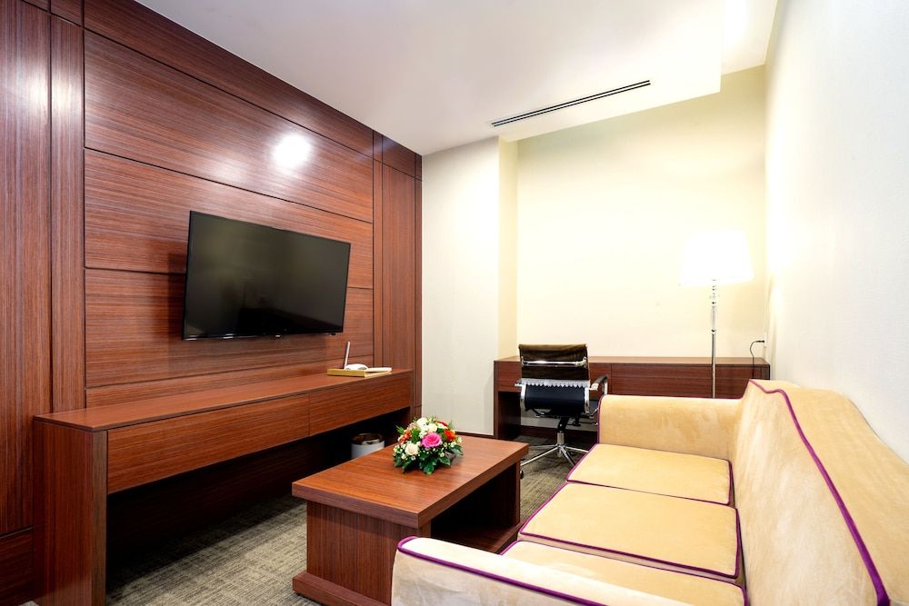 Becamex Hotel New City Executive Suite (King) 6