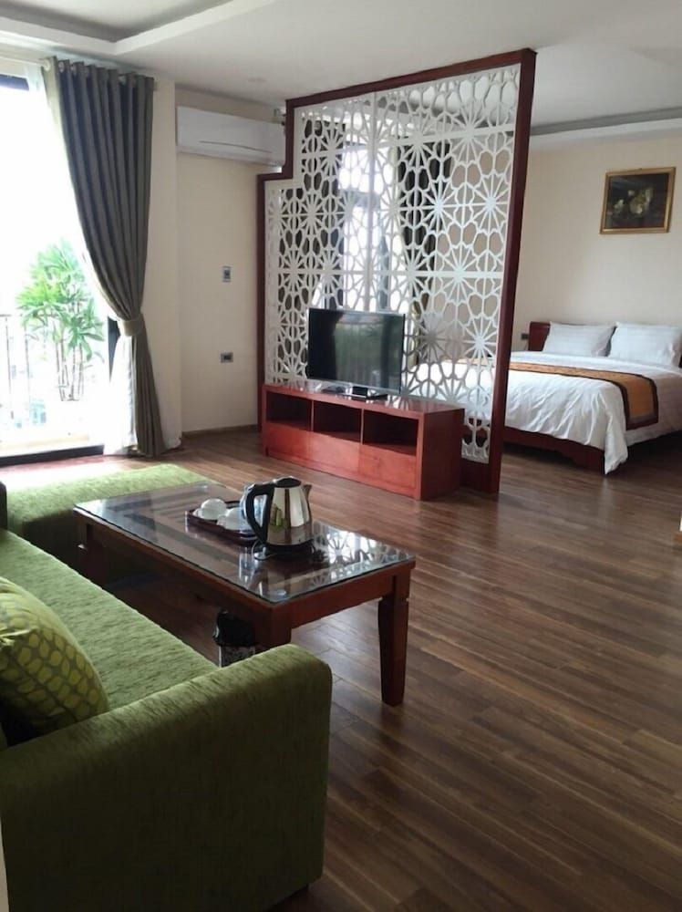 Phoenix 3 International Hotel Deluxe Single Room 3