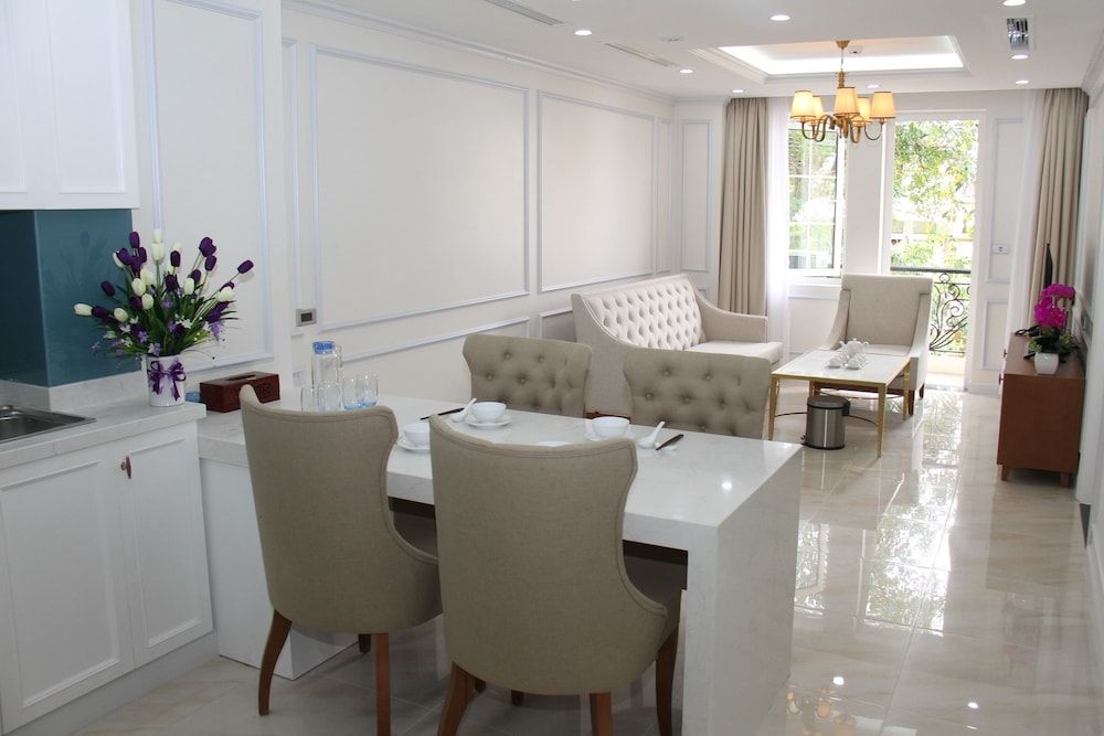 undefined H&H Building 6