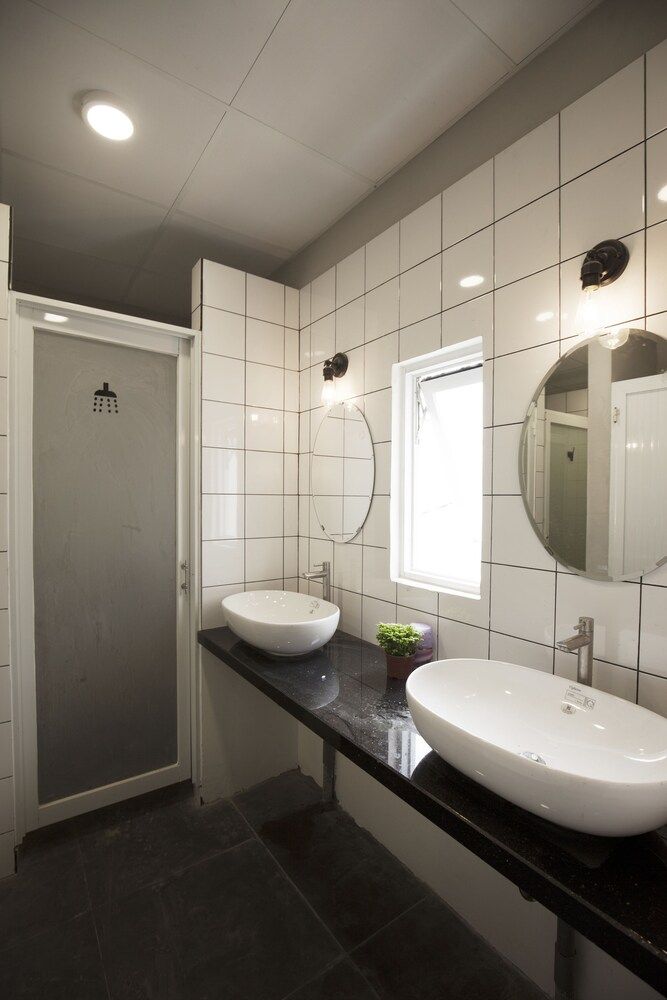 199x Cong Quynh - Hostel Luxury Shared Dormitory, Mixed Dorm, Balcony, Tower 13