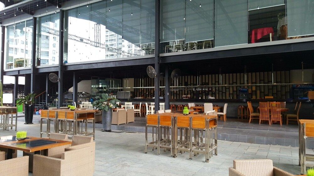 undefined Jennifer Apartment Luxury 2BR SW Pool 2