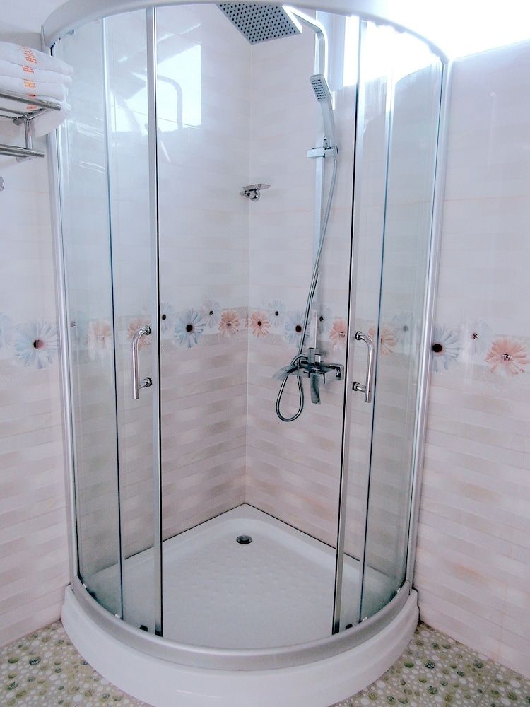 Hoang Dat hotel Quadruple Room 4