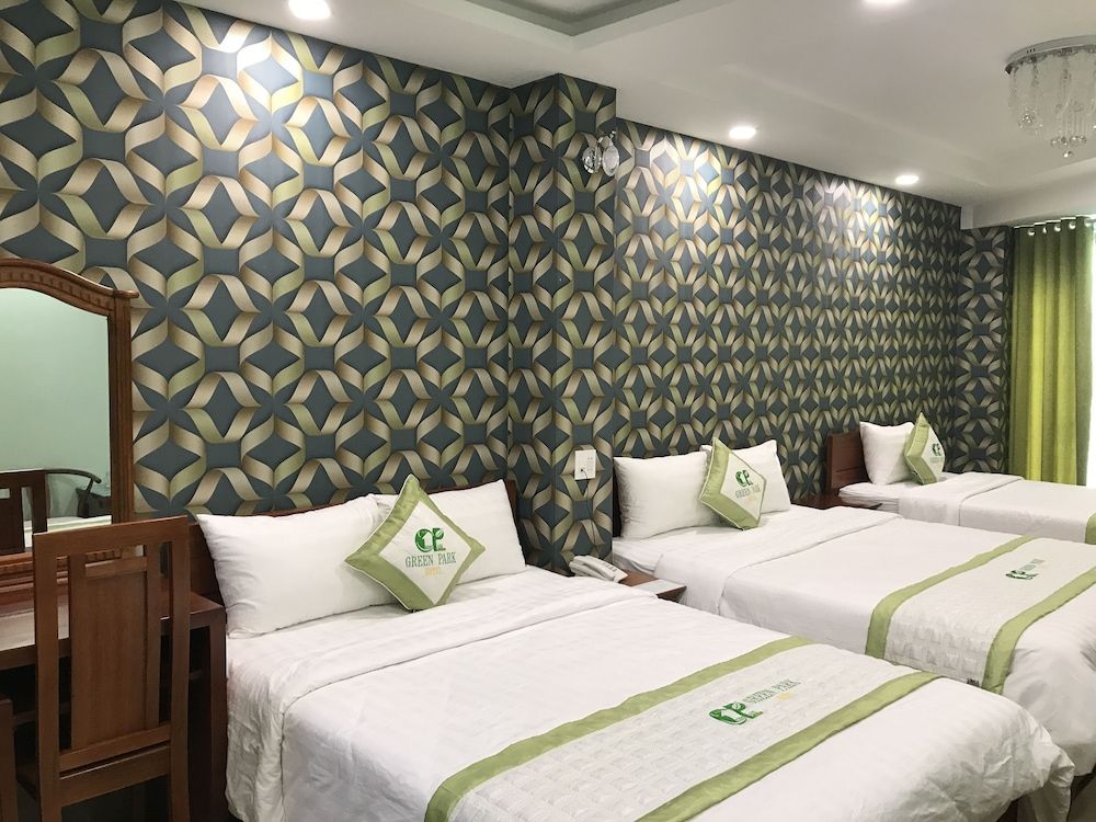 Family Room, Multiple Beds, Park View