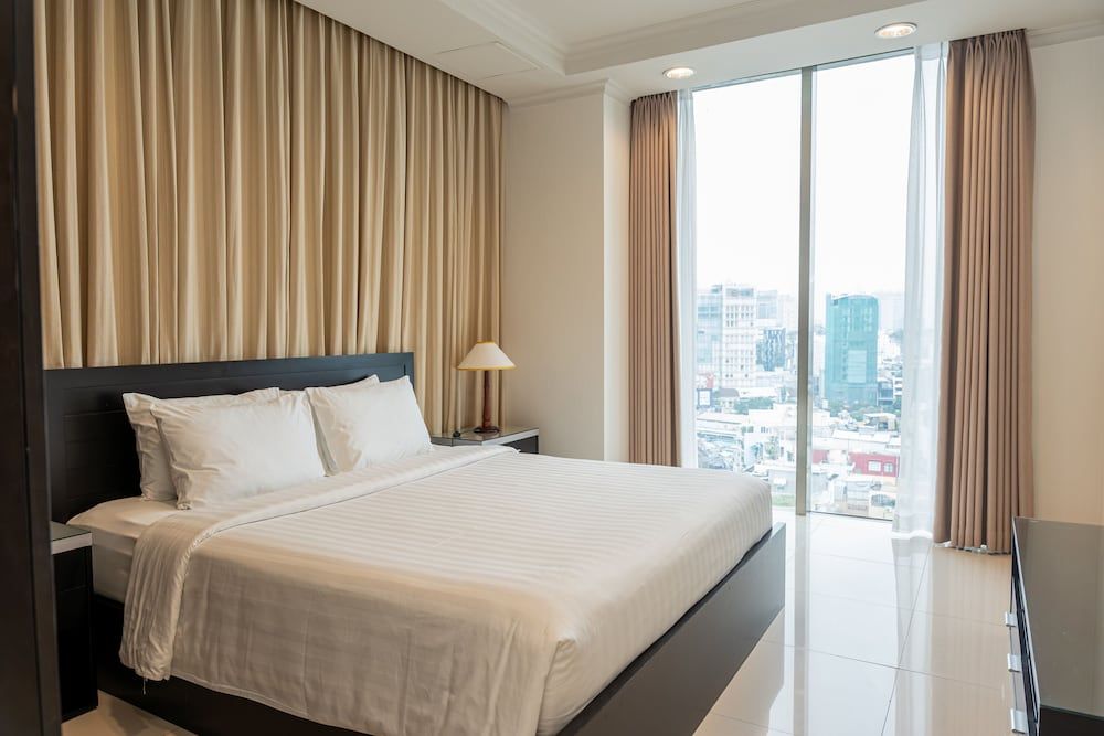 undefined Mayfair Suites 4