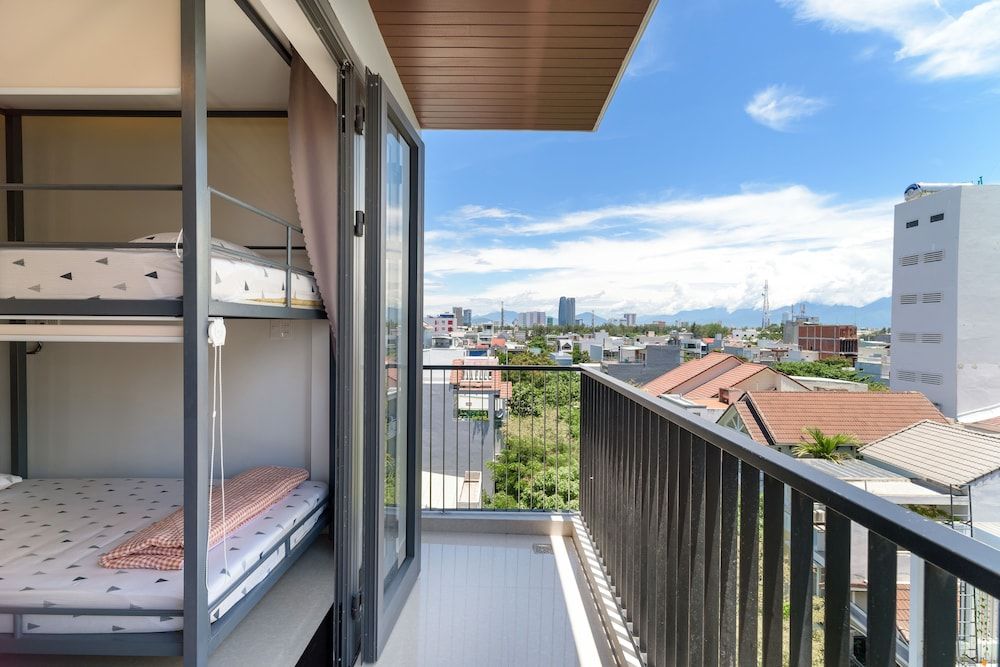 Pedersen Hostel Economy Room, Multiple Beds, Balcony, Beach View 11