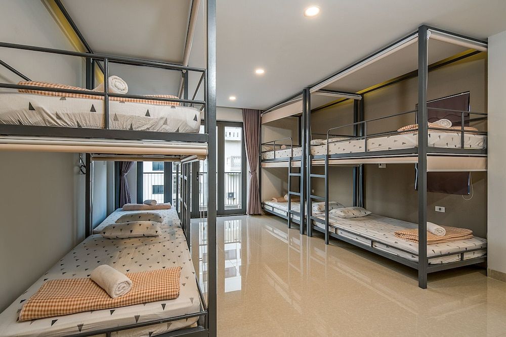 Pedersen Hostel Economy Room, Multiple Beds, Balcony, Beach View