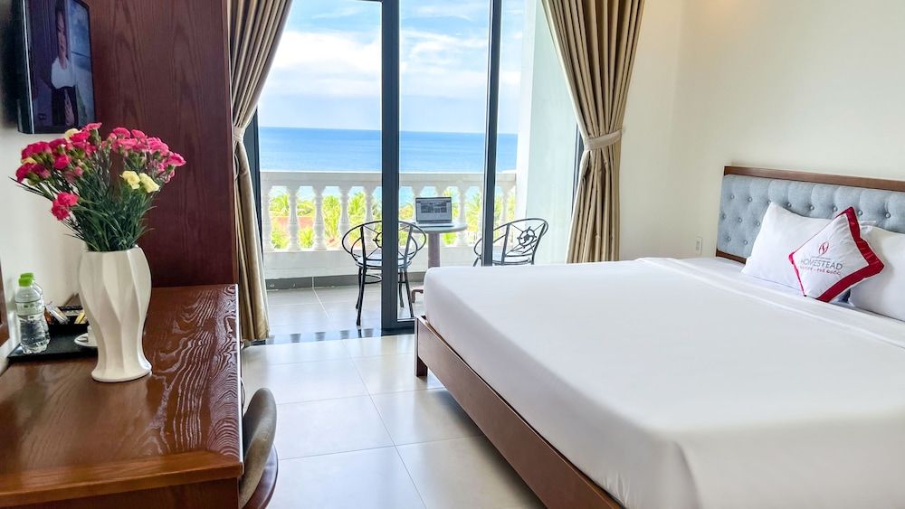 Deluxe Triple Room, City View