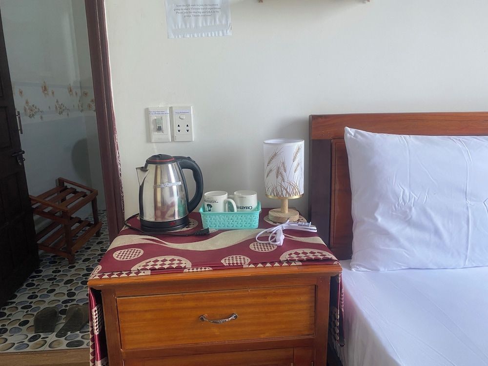 Standard Double Room, 1 King Bed, Non Smoking, Mountain View