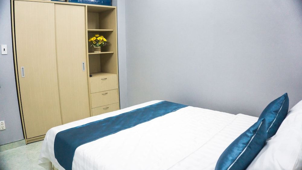 undefined Sunny House 8