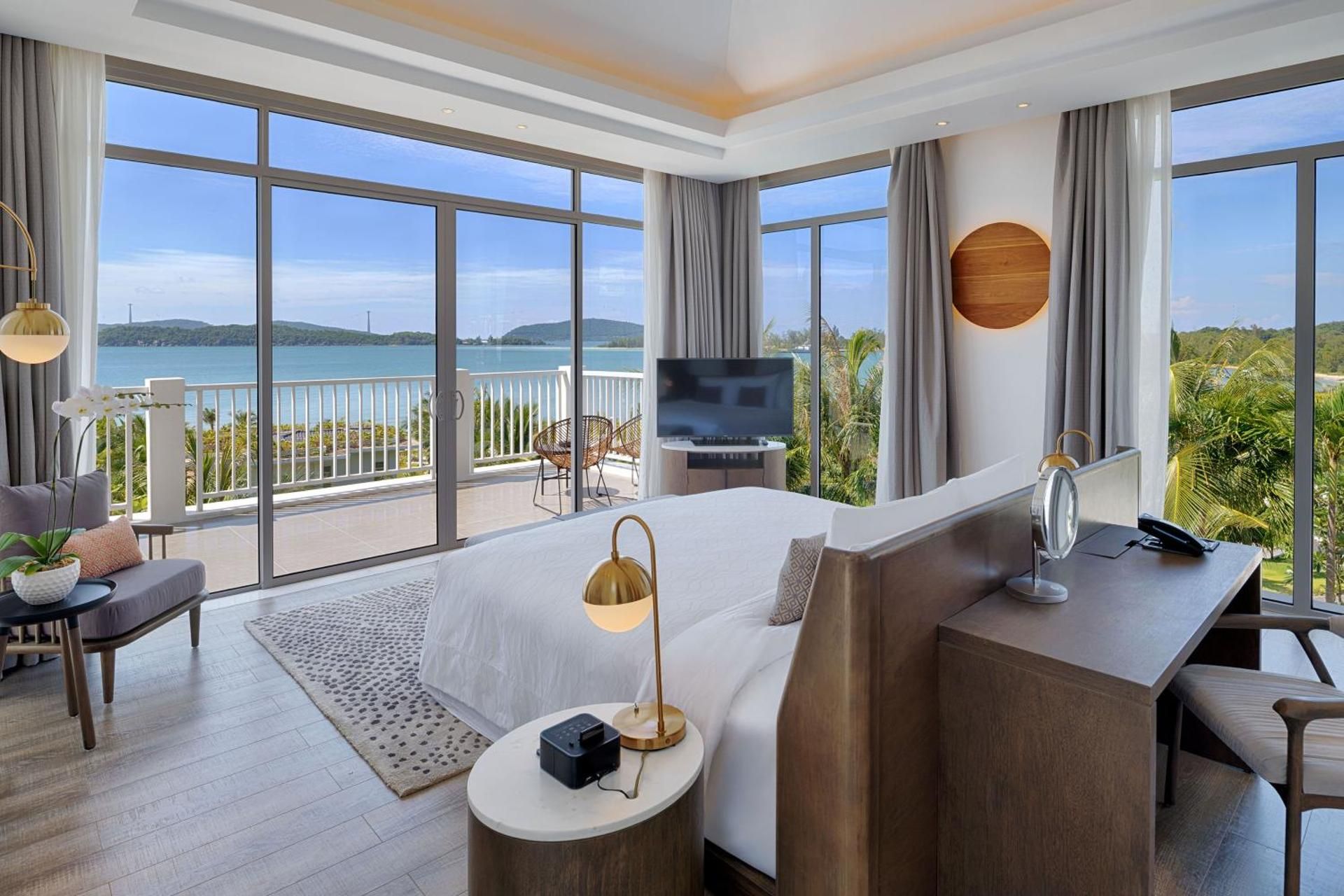 3 bedroom Beachfront Villa with Private Pool
