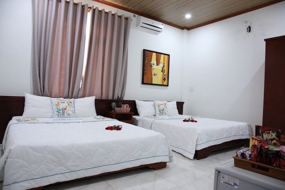 An Binh Tai Hotel Quadruple Room 8