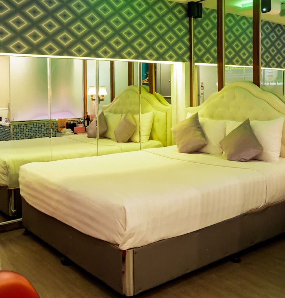 undefined Cupid Hotel 2