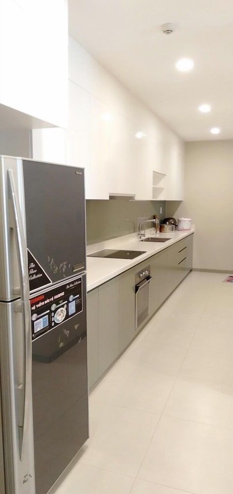 The GoldView Luxury Apartment Deluxe Apartment, 3 Bedrooms, Kitchen, Poolside 10