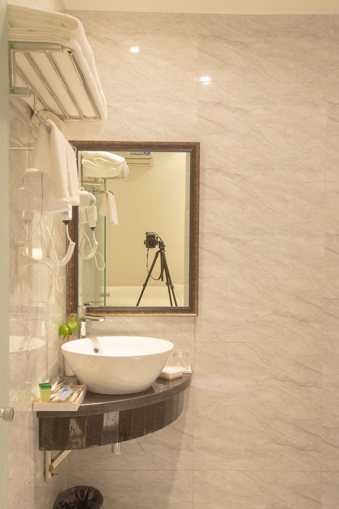 Vyhouse Hanoi Hotel Standard Single Room, 1 Double Bed 5