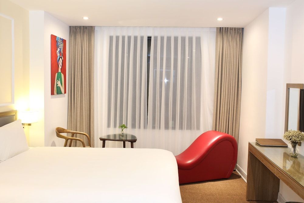 Vyhouse Hanoi Hotel Deluxe Double Room, 1 Double Bed 8
