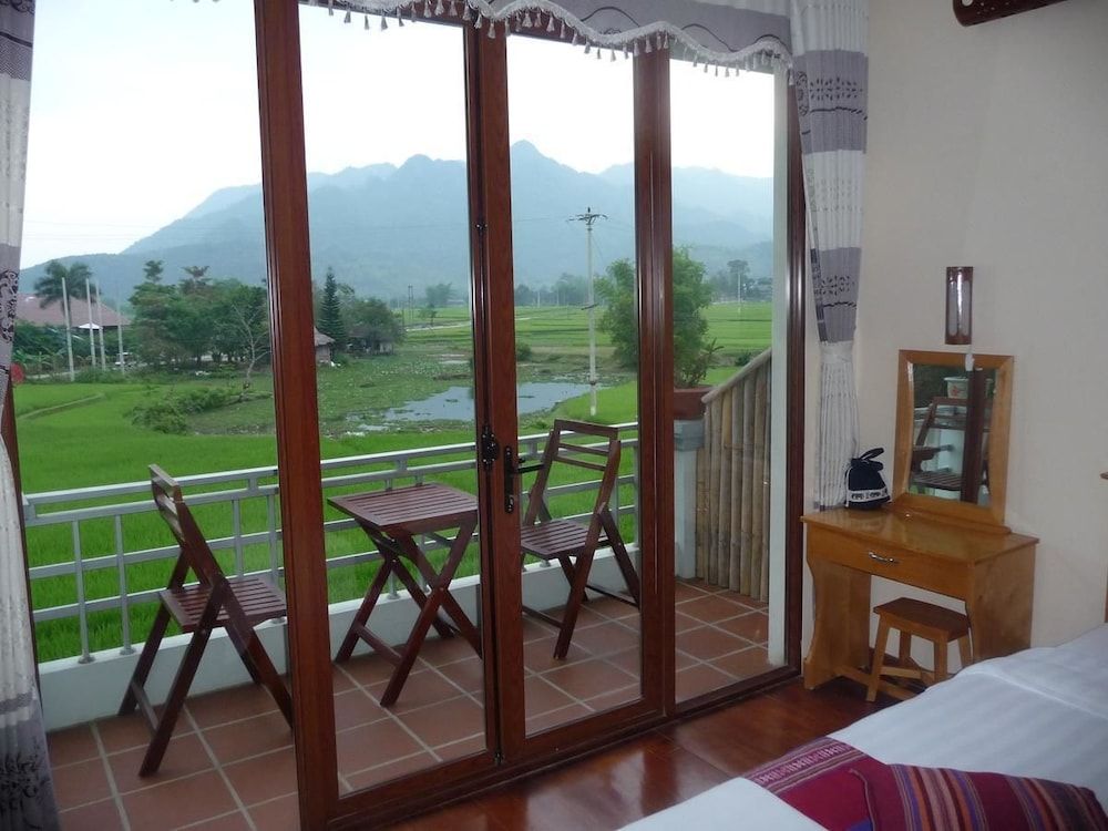 Mai Chau Valley View Hotel Deluxe Double Room 6