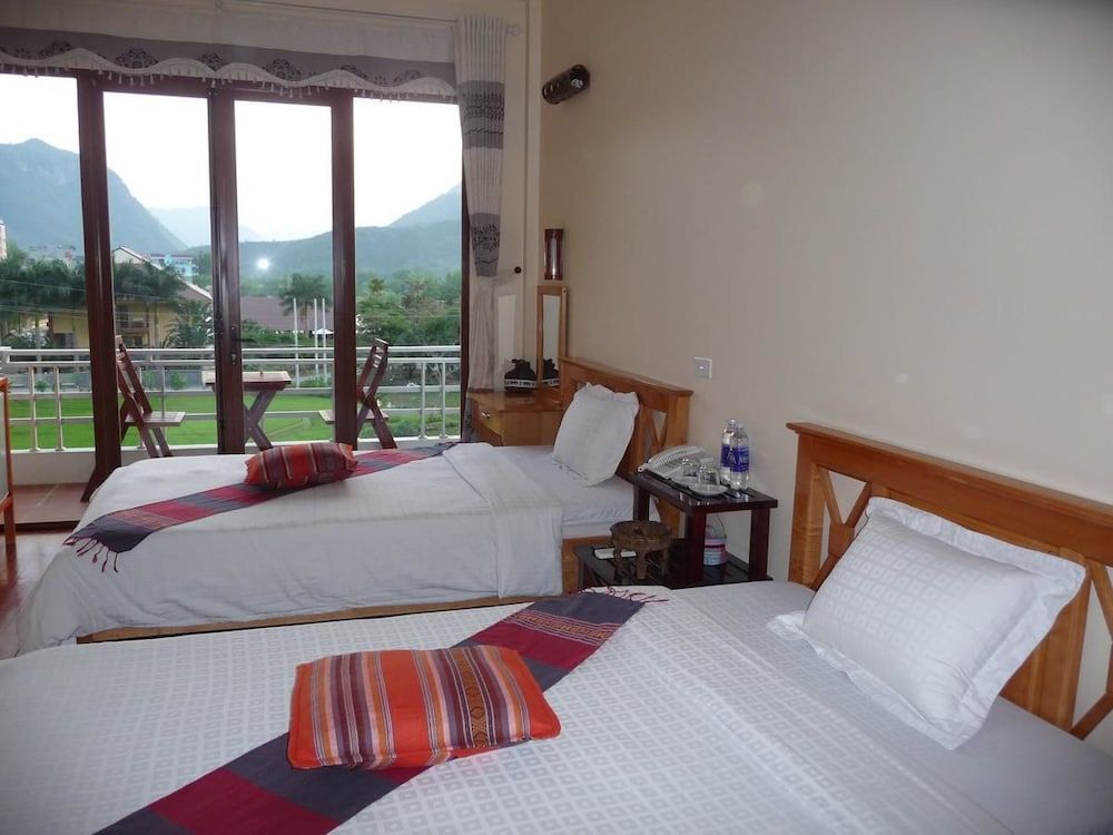 Mai Chau Valley View Hotel Deluxe Twin Room 3