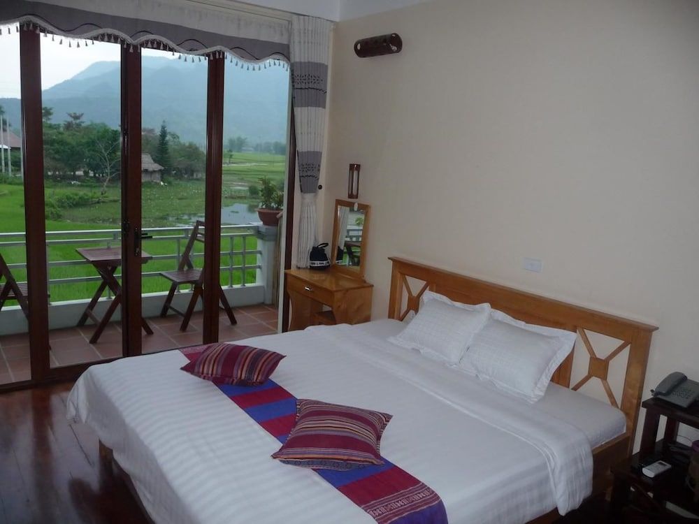 Mai Chau Valley View Hotel Deluxe Double Room 5