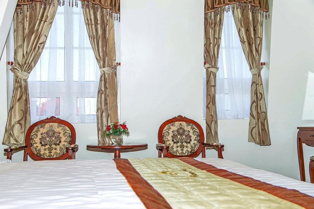 undefined Diamond Hotel 8