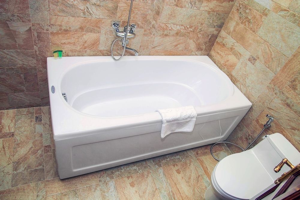 Diamond Hotel Deluxe Double Room 4