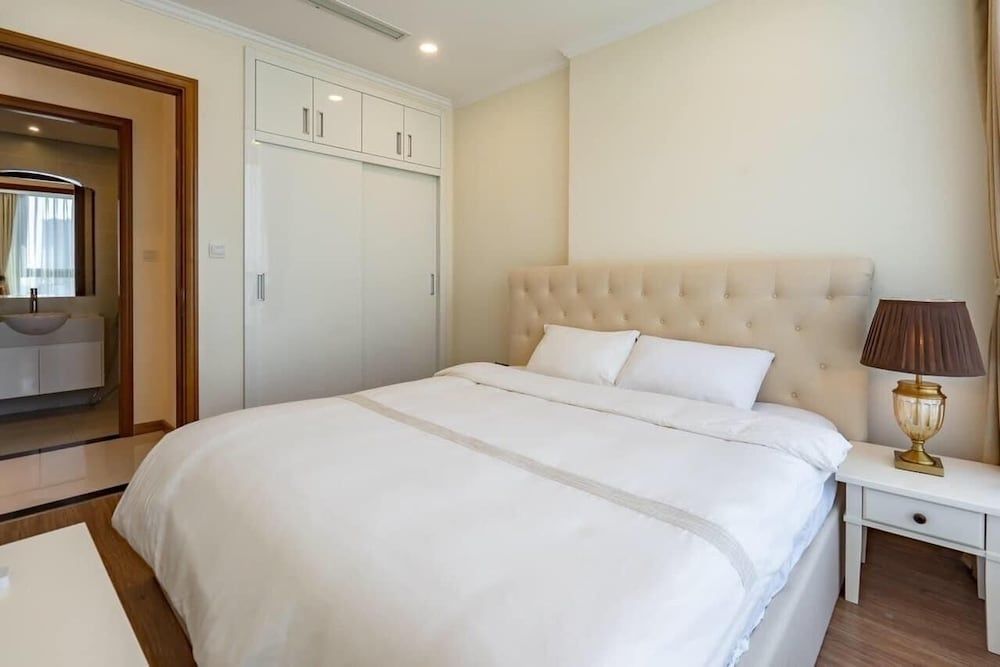 undefined Wow! Homes by Christine - Vinhomes Luxury 3