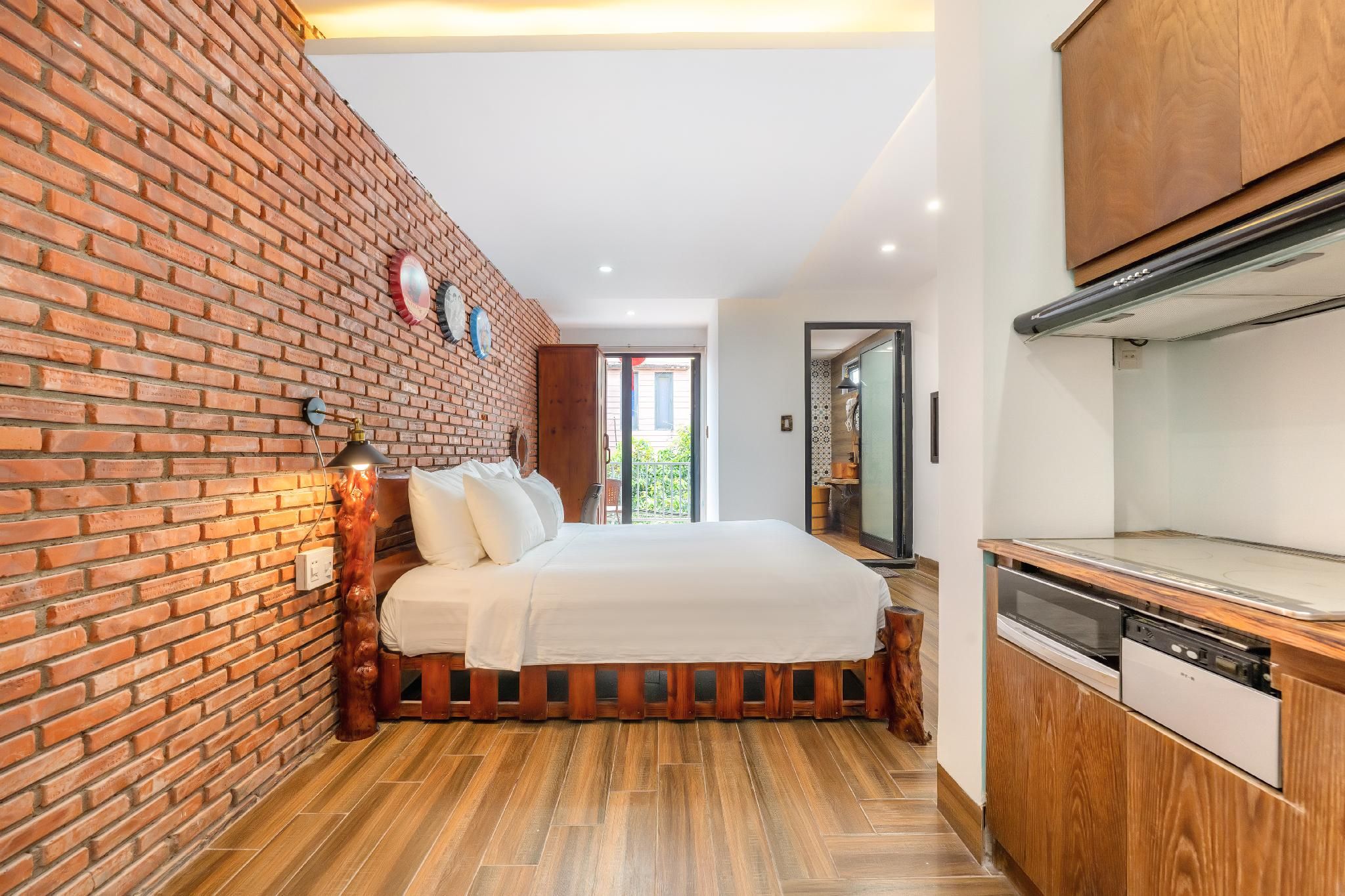 Deluxe Double with Bathtub